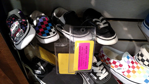 Shoe Store «shoe-a-holic», reviews and photos, 957 Willamette St, Eugene, OR 97401, USA