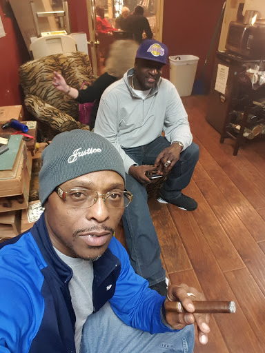 Cigar Shop «Cigar Warehouse», reviews and photos, 11111 N Central Expy, Dallas, TX 75243, USA