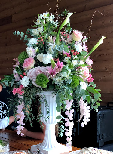 Florist «Yelm Floral- $10.00 (online coupon only)», reviews and photos, 202 W Yelm Ave, Yelm, WA 98597, USA