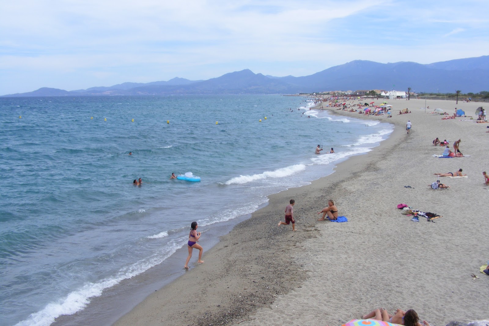 Foto af Saint Cyprien Strand med lys fint sand overflade