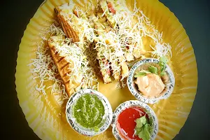CHATORE Yummy Food - Specialist in Paratha, Sandwich, Pizza, Dabeli image