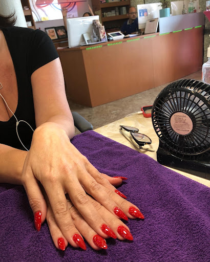 Nail Salon «Glow Nails & Spa», reviews and photos, 9108 Wiles Rd, Coral Springs, FL 33067, USA