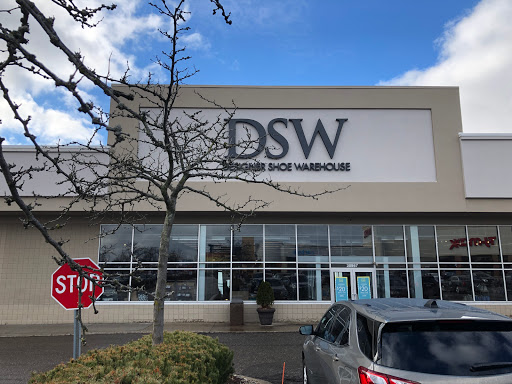 Shoe Store «DSW Designer Shoe Warehouse», reviews and photos, 30867 Orchard Lake Rd, Farmington Hills, MI 48334, USA