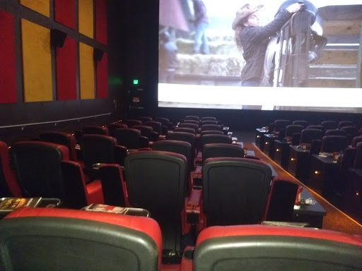 Movie Theater «AMC DINE-IN Menlo Park 12», reviews and photos, 55 Parsonage Rd #390, Edison, NJ 08837, USA