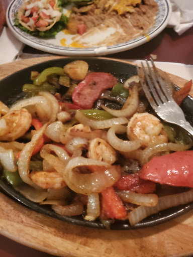 Shopping Mall «La Sierra Plaza Shopping Center», reviews and photos, La Sierra Ave, Riverside, CA 92505, USA