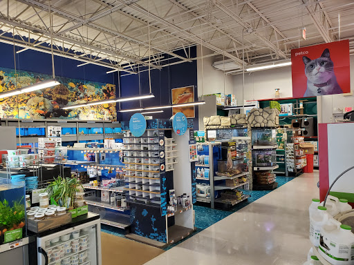 Pet Supply Store «Petco Animal Supplies», reviews and photos, 8909 Branch Ave d, Clinton, MD 20735, USA