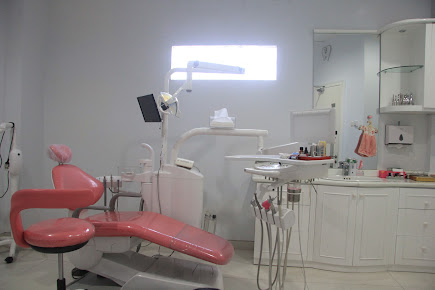 ابتسامة العناية بالأسنان سورابايا - Smile Dental Care Surabaya