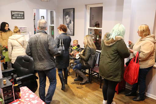 Barber Shop «Hinsdale Barber Shop», reviews and photos, 20 W Hinsdale Ave, Hinsdale, IL 60521, USA