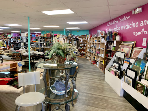 Thrift Store «Out of the Closet Thrift Store», reviews and photos, 2097 Wilton Dr, Wilton Manors, FL 33305, USA