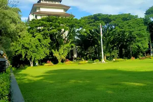 Taman Rektorat Universitas Brawijaya image