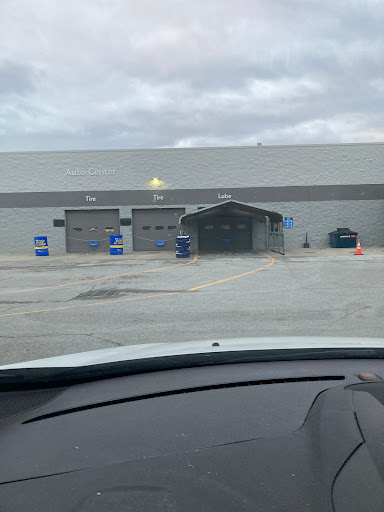 Tire Shop «Walmart Tires & Auto Parts», reviews and photos, 2518 Hillsboro Blvd, Manchester, TN 37355, USA
