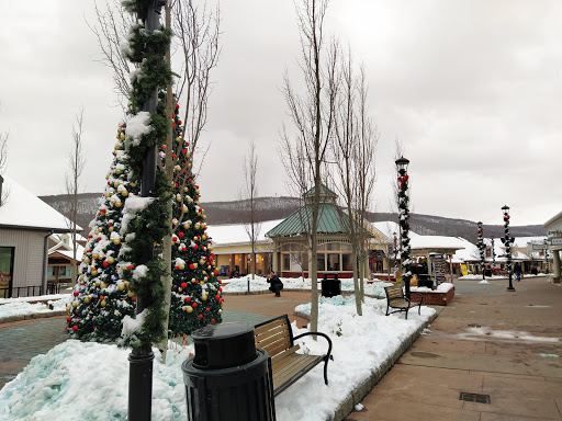 Clothing Store «Nike Factory Store», reviews and photos, 600 Bluebird Ct, Central Valley, NY 10917, USA