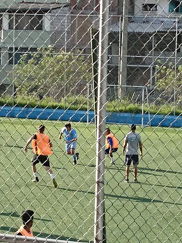 Opiniones de Liga Parroquial La Floresta en Quito - Campo de fútbol