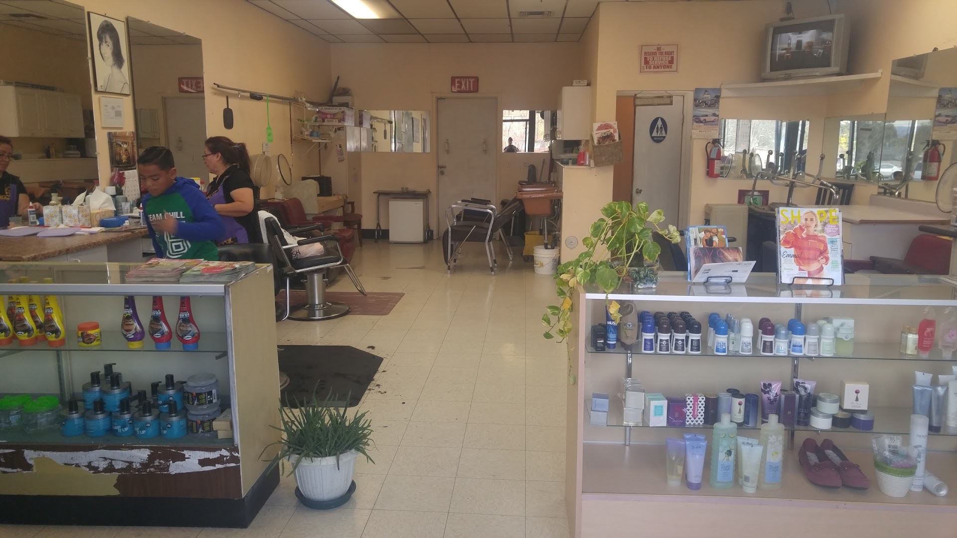 Rozaana's Barber and Beauty Salon