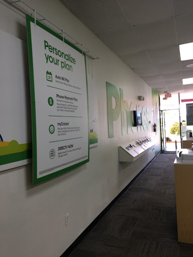 Cell Phone Store «Cricket Wireless Authorized Retailer», reviews and photos, 19337 S Dixie Hwy, Cutler Bay, FL 33157, USA