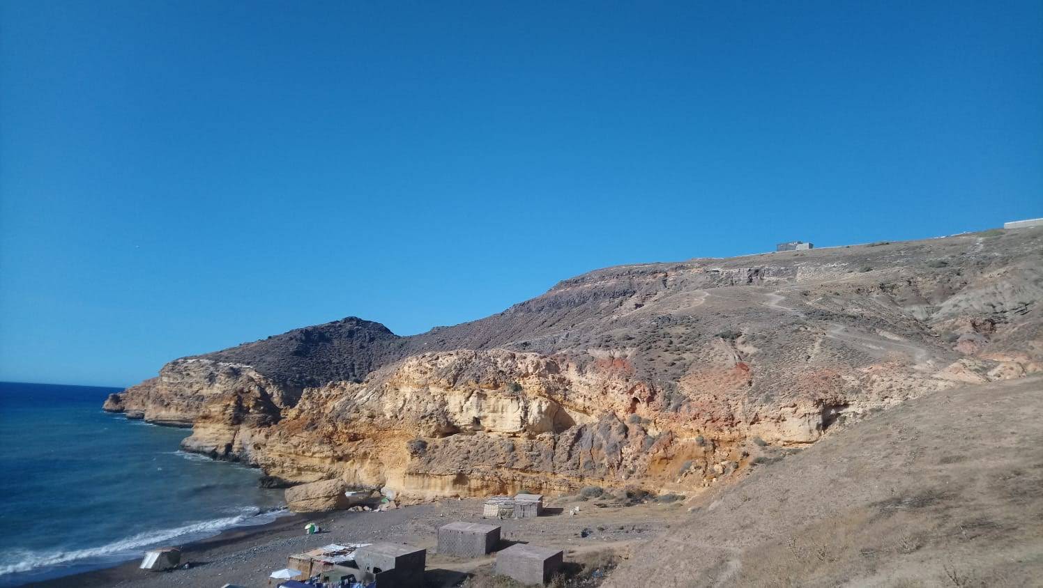 Photo de Plage de Zouanif avec baie spacieuse