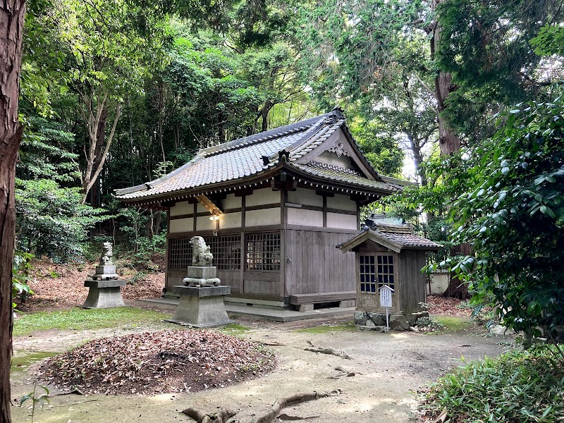 御衣野尾津神社 (草薙神社)