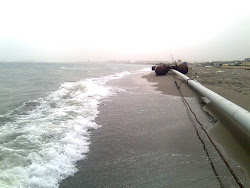 Photo de Hovsan beach avec rivage droit, long