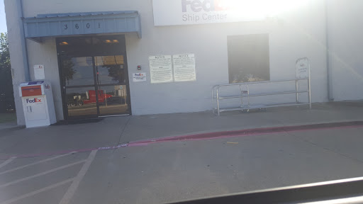 Shipping and Mailing Service «FedEx Ship Center», reviews and photos, 3601 N Dallas Ave, Lancaster, TX 75134, USA