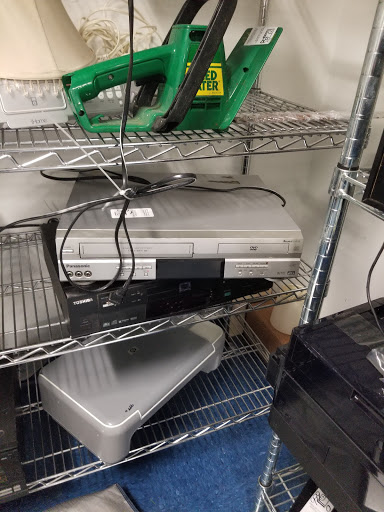 Thrift Store «Goodwill Greenacres/Woodbridge Store & Donation Center», reviews and photos, 6601 Forest Hill Blvd, Greenacres, FL 33413, USA