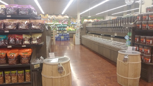 Grocery Store «Fresh Thyme Farmers Market- 82nd», reviews and photos, 4225 E 82nd St, Indianapolis, IN 46250, USA