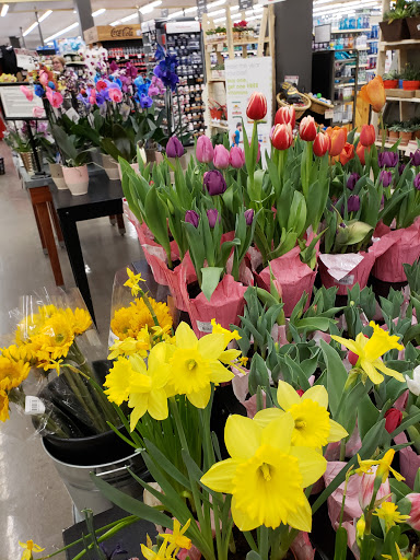 Supermarket «Giant Eagle Supermarket», reviews and photos, 14100 Detroit Ave, Lakewood, OH 44107, USA