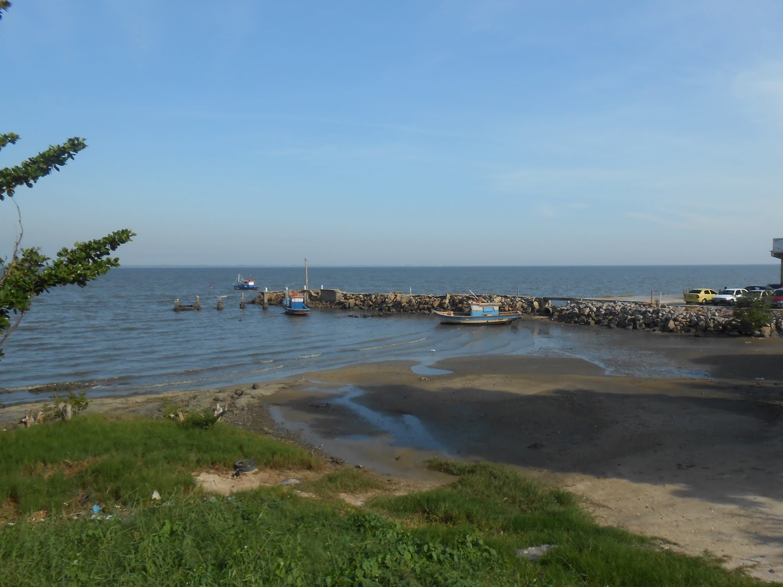 Foto von Praia de Sepetiba - beliebter Ort unter Entspannungskennern