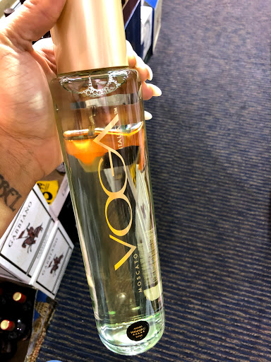 Liquor Store «Camp Creek World Of Beverages», reviews and photos, 3780 Princeton Lakes Pkwy, Atlanta, GA 30344, USA