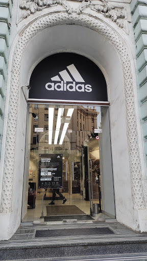 adidas, пл. Конституции