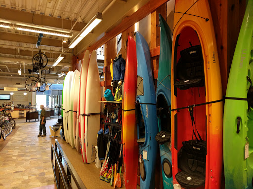 Clothing Store «L.L. Bean», reviews and photos, 6 Wayside Rd, Burlington, MA 01803, USA