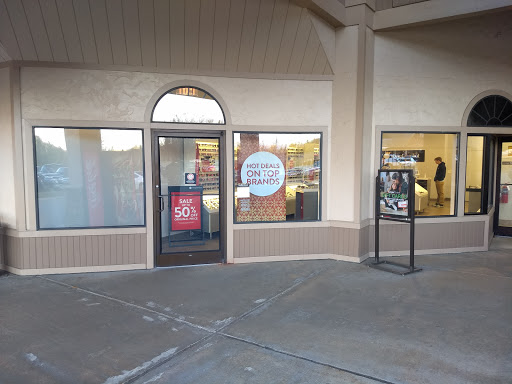 Outlet Store «Tanger Outlet Blowing Rock», reviews and photos, 278 Shoppes on the Parkway Rd, Blowing Rock, NC 28605, USA