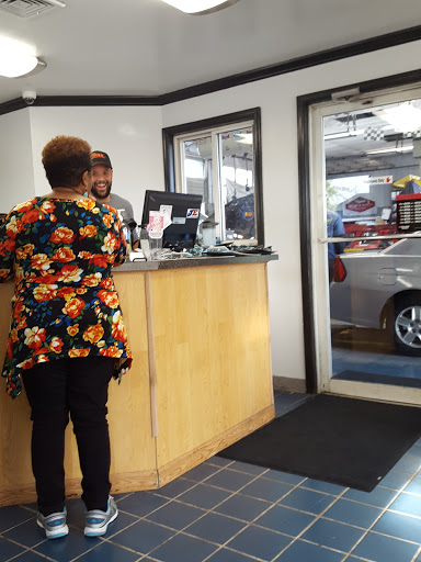 Auto Repair Shop «Meineke Car Care Center», reviews and photos, 1906 Emmet St N, Charlottesville, VA 22901, USA