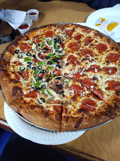 Pizza Restaurant «HotShots Billiards & Family Entertainment», reviews and photos, 250 Pomeroy Ave, Pismo Beach, CA 93449, USA