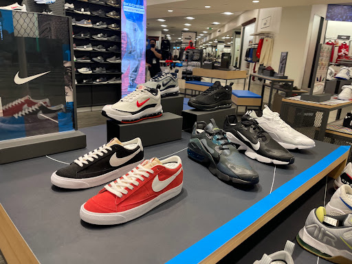 Shoe Store «Finish Line», reviews and photos, 2801 Stevens Creek Blvd, Santa Clara, CA 95050, USA