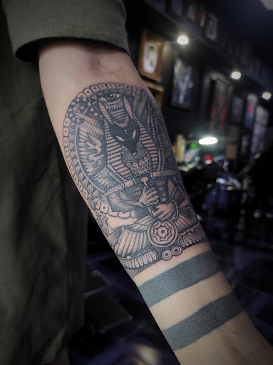 Explore veni vidi vici tattoo ideas, creative tattoo ideas in Los Angeles, available at Jackies Tattoo & Hair Design