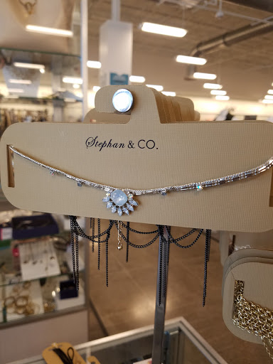 Department Store «Nordstrom Rack Centre at Post Oak», reviews and photos, 5000 Westheimer Rd #500, Houston, TX 77056, USA