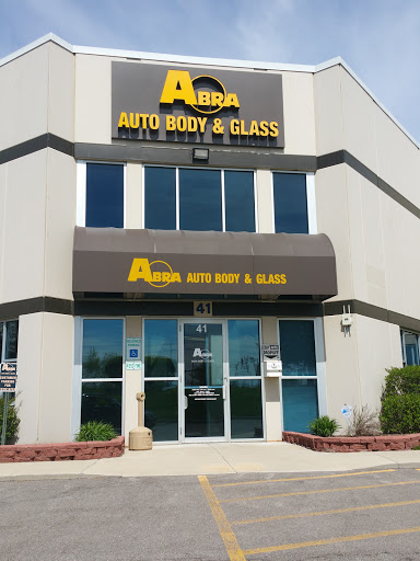 Auto Body Shop «ABRA Auto Body & Glass», reviews and photos, 41 Kendall Point Dr, Oswego, IL 60543, USA