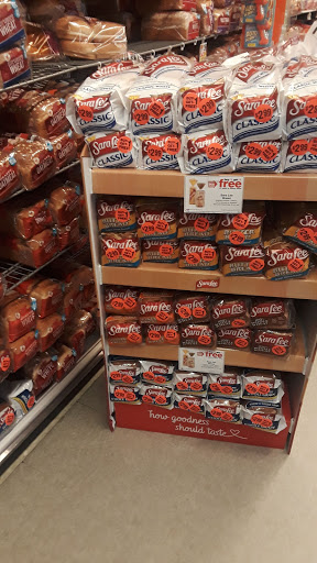 Grocery Store «Stop & Shop», reviews and photos, 702 Hicksville Rd, Massapequa, NY 11758, USA