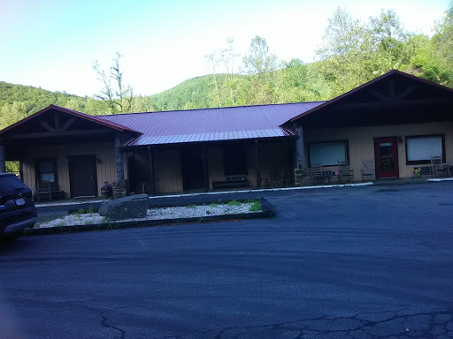 Lodge «Lydia Mountain Lodge and Log Cabins», reviews and photos, 3374 Spotswood Trail, Stanardsville, VA 22973, USA