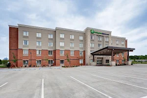 Holiday Inn Express & Suites Great Bend, an IHG Hotel image