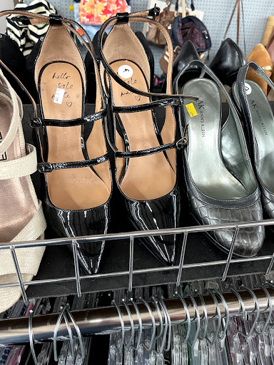 Thrift Store «Goodwill», reviews and photos