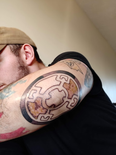 Tattoo Shop «Envy Ink Tattoo & Piercing», reviews and photos, 862 2nd Ave, Gallipolis, OH 45631, USA