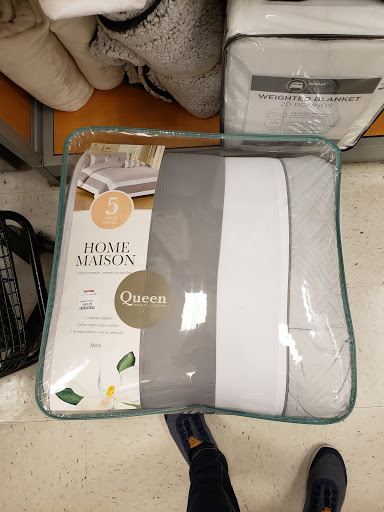 Department Store «T.J. Maxx», reviews and photos, 865 Bridgeport Ave, Shelton, CT 06484, USA