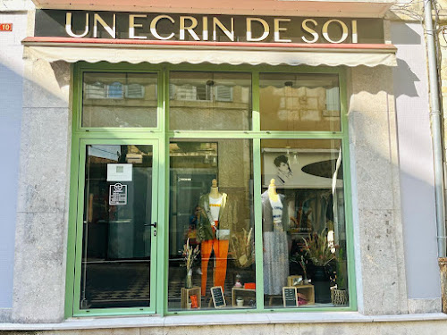 Magasin de vêtements pour femmes Un Ecrin de Soi Thiviers