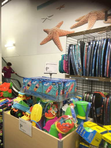 Drug Store «Walgreens», reviews and photos, 401 Poinsettia Ave, Clearwater Beach, FL 33767, USA