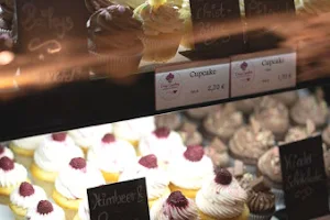 Danys Cupcakery image