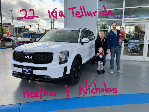 Kia Dealer «Weston Kia», reviews and photos, 22309 SE Stark St, Gresham, OR 97030, USA