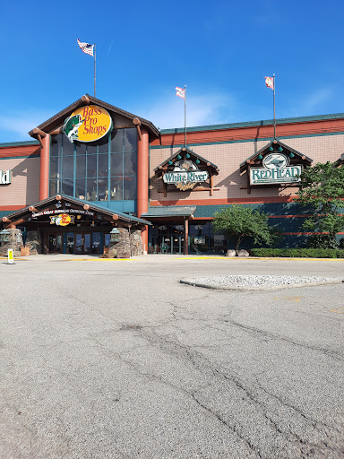 Bass Pro Shops, 300 Cincinnati Mills Dr, Cincinnati, OH 45240, USA, 