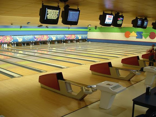Bowling Alley «Harbor Lanes Bowling Center», reviews and photos, 25419 Jefferson Ave, St Clair Shores, MI 48081, USA