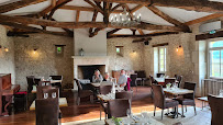 Atmosphère du Restaurant de cuisine européenne moderne Le Caillau (FERMÉ) à Vire-sur-Lot - n°3